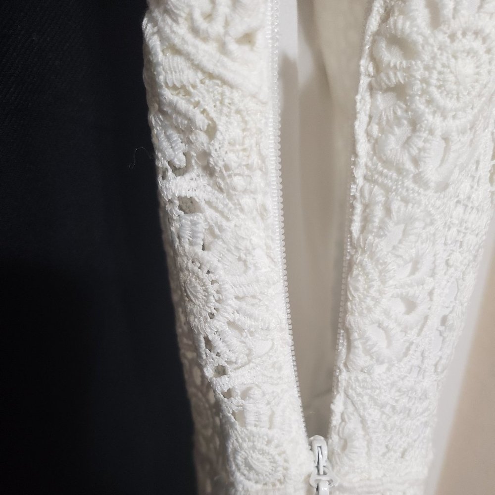 White Summer Mini Dress w/Crochet Accents by Hollister Size 3 - Picture 8 of 9